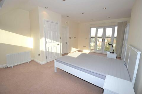 4 bedroom semi-detached house to rent, Singleton Scarp, Woodside Park