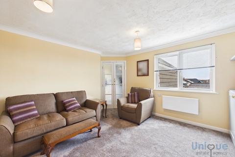 2 bedroom apartment for sale, Lystra Court, 103-107 South Promenade, Lytham St. Annes, FY8