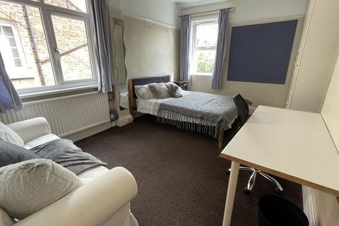 1 bedroom in a house share to rent, Cambrian View, Chester