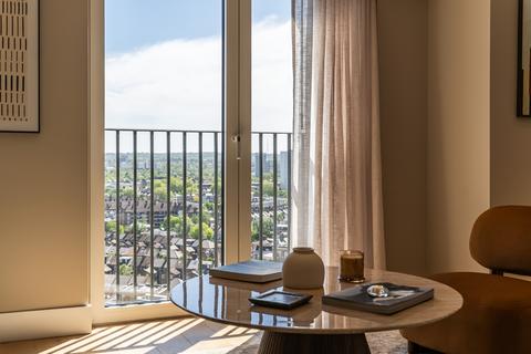 2 bedroom flat for sale, Exchange Gardens, London, SW8