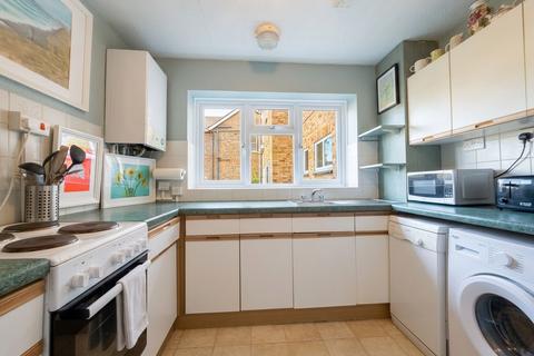 2 bedroom flat for sale, Cornwall Road, Uxbridge, UB8