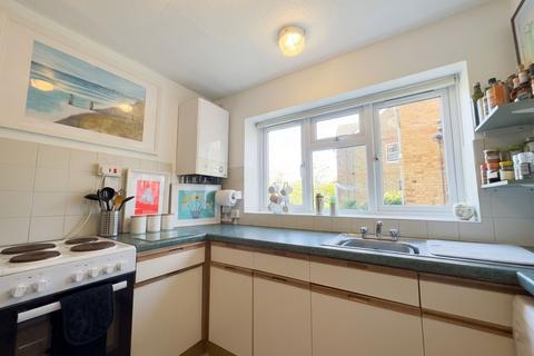 2 bedroom flat for sale, Cornwall Road, Uxbridge, UB8