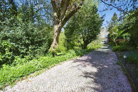 4 bedroom detached house for sale, Baslow Road, Bakewell