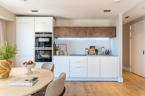2 bedroom flat for sale, Exchange Gardens, London, SW8