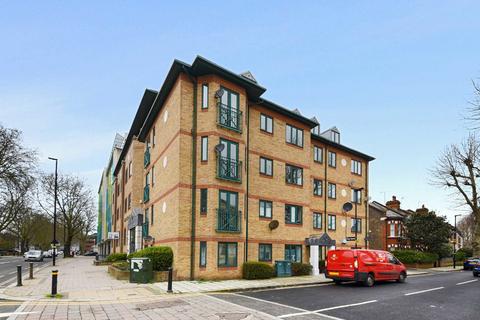 Silver Crescent, London W4