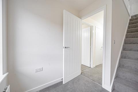 3 bedroom semi-detached house to rent, Lincoln Drive, NG4