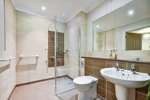2 bedroom ground floor flat for sale, Kingsdown Road, South Marston, Swindon