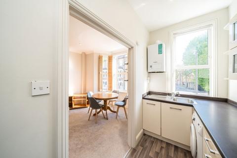1 bedroom flat for sale, St. Luke's Avenue, London SW4