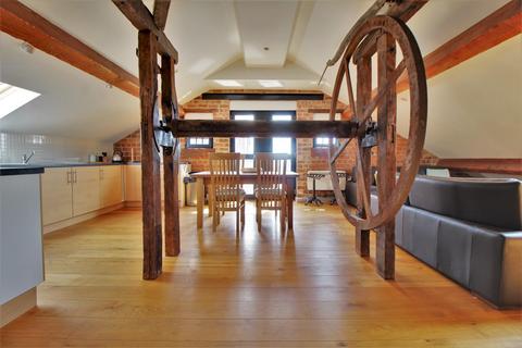 2 bedroom apartment to rent, Biddle & Shipton, Gloucester Docks, GL1