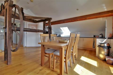 2 bedroom apartment to rent, Biddle & Shipton, Gloucester Docks, GL1