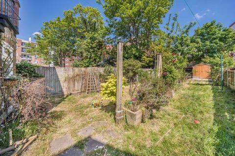 1 bedroom flat to rent, Radbourne Road, London SW12