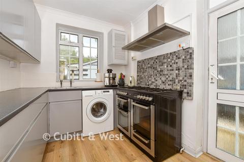 undefined, Linden Avenue, Coulsdon CR5