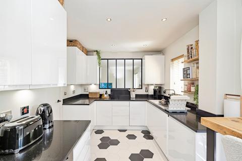 2 bedroom apartment for sale, Modena Mews, Watford