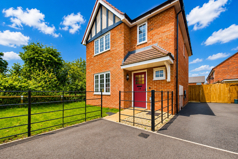 3 bedroom detached house to rent, Daffodil Drive, Walton Cardiff, Tewkesbury