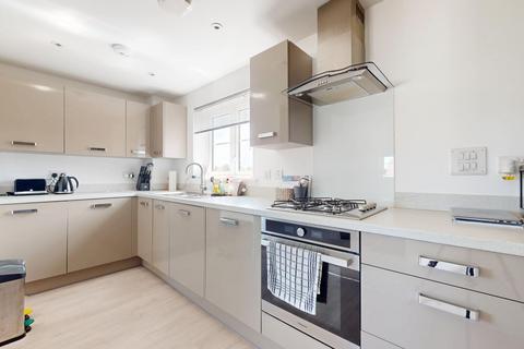 2 bedroom flat for sale, Cornfield Drive, Gravesend,