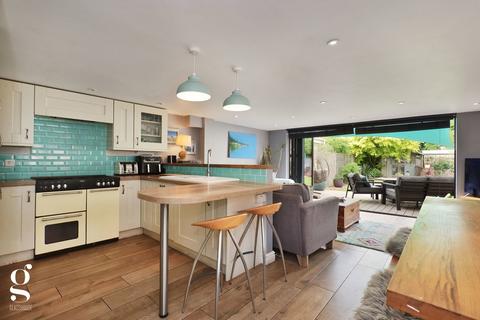 3 bedroom semi-detached house for sale, Highmore Street, Hereford