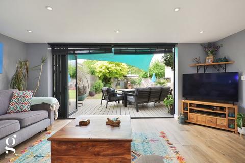 3 bedroom semi-detached house for sale, Highmore Street, Hereford