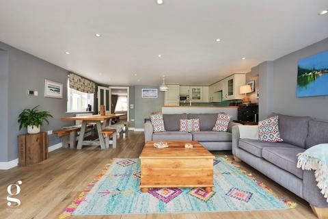 3 bedroom semi-detached house for sale, Highmore Street, Hereford