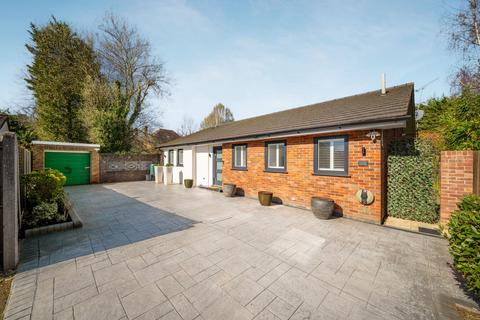 3 bedroom detached bungalow for sale, Woodland Avenue, Windsor