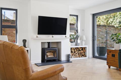 3 bedroom detached bungalow for sale, Woodland Avenue, Windsor