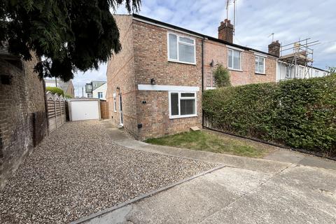 2 bedroom end of terrace house to rent, Lombardy Place, Chelmsford