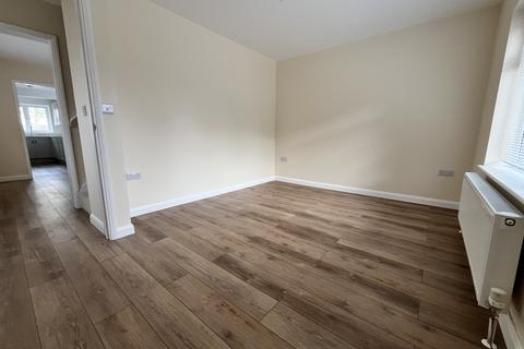 2 bedroom end of terrace house to rent, Lombardy Place, Chelmsford