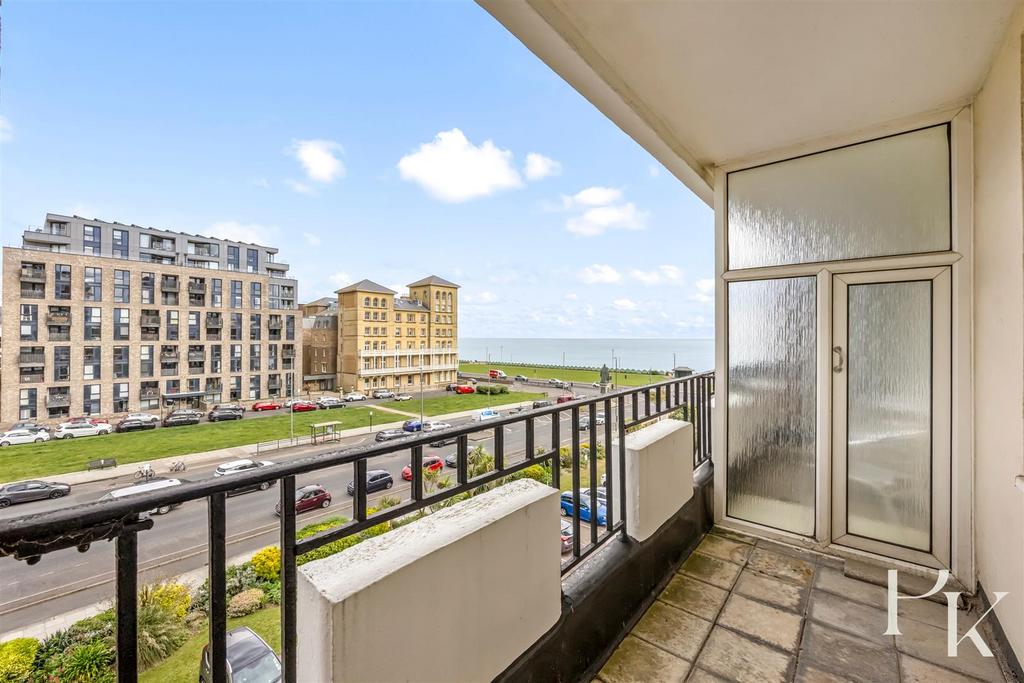 Apartment in Hove - View 3
