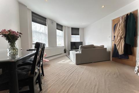 2 bedroom flat to rent, Hexagon House, Wallington SM6