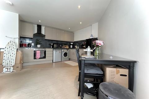 2 bedroom flat to rent, Hexagon House, Wallington SM6