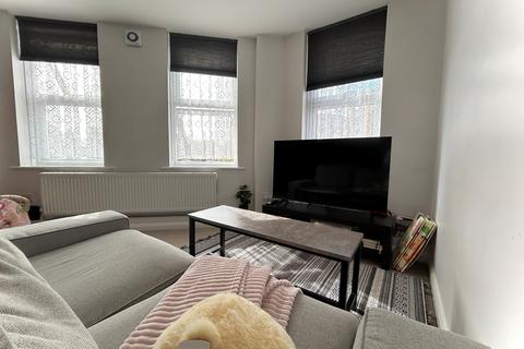 2 bedroom flat to rent, Hexagon House, Wallington SM6