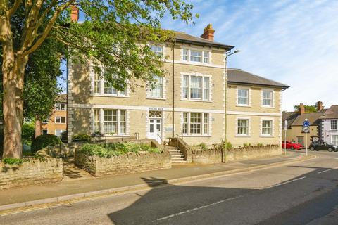 1 bedroom flat for sale, London Road, BICESTER