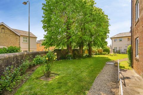 1 bedroom flat for sale, London Road, BICESTER