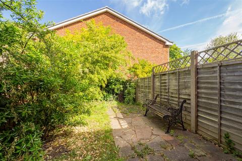2 bedroom terraced house for sale, Worcester Road, Sutton