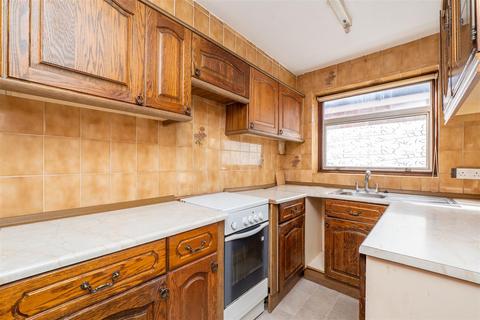 2 bedroom terraced house for sale, Worcester Road, Sutton