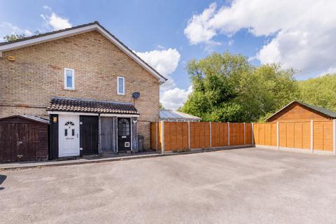 The Hawthorns, Colnbrook SL3