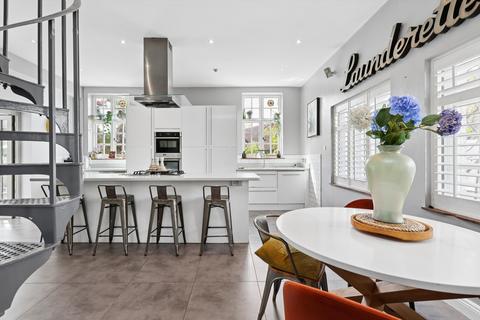 5 bedroom detached house for sale, Oatlands Drive, Weybridge, Surrey KT13