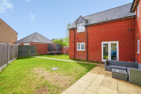 4 bedroom detached house for sale, Kempton Close, BICESTER