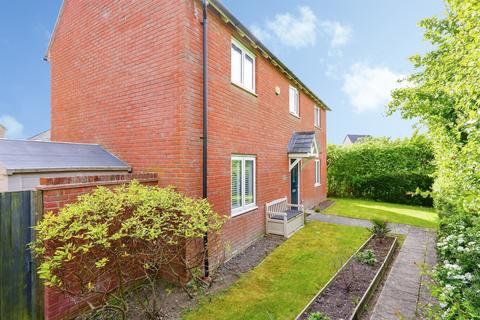 4 bedroom detached house for sale, Kempton Close, BICESTER