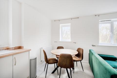1 bedroom flat for sale, Clover Grove, Alton, Hampshire, GU34