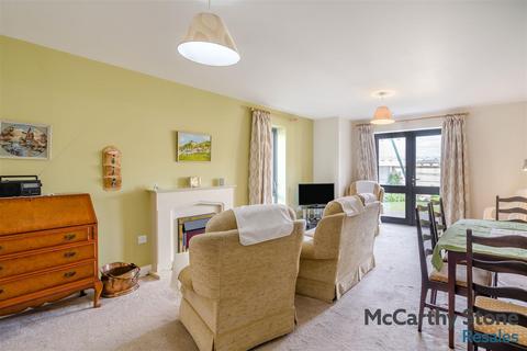 2 bedroom apartment for sale, The Wickets, Kirkgate, Settle, BD24 9FN
