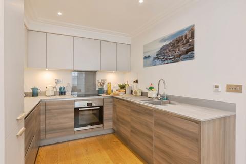 2 bedroom maisonette for sale, London Road, Tunbridge Wells, Kent, TN1