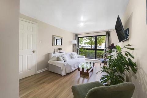 undefined, Mavisbank Gardens, Glasgow, Glasgow City, G51