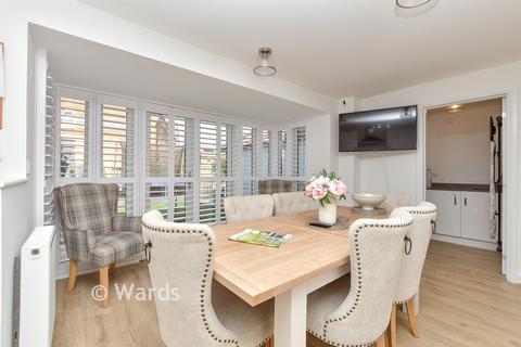 4 bedroom detached house for sale, Ashmeads Rise, Sittingbourne ME10