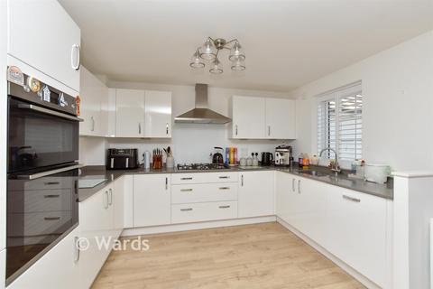 4 bedroom detached house for sale, Ashmeads Rise, Sittingbourne ME10
