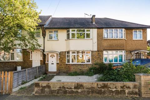4 bedroom terraced house to rent, Barnet Lane, Barnet