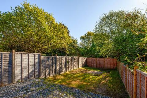 4 bedroom terraced house to rent, Barnet Lane, Barnet