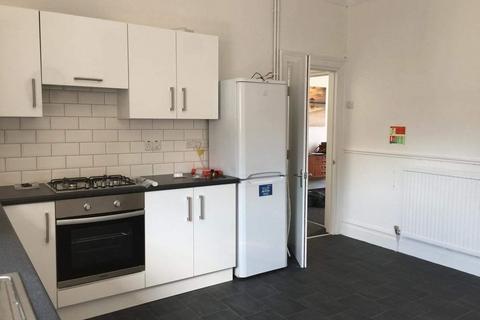 3 bedroom flat to rent, Terrace Road, Aberystwyth SY23