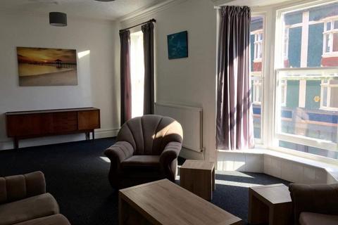 3 bedroom flat to rent, Terrace Road, Aberystwyth SY23