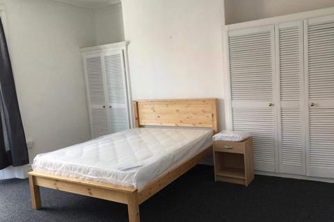 3 bedroom flat to rent, Terrace Road, Aberystwyth SY23
