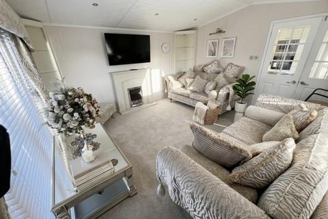 2 bedroom lodge for sale, York YO41